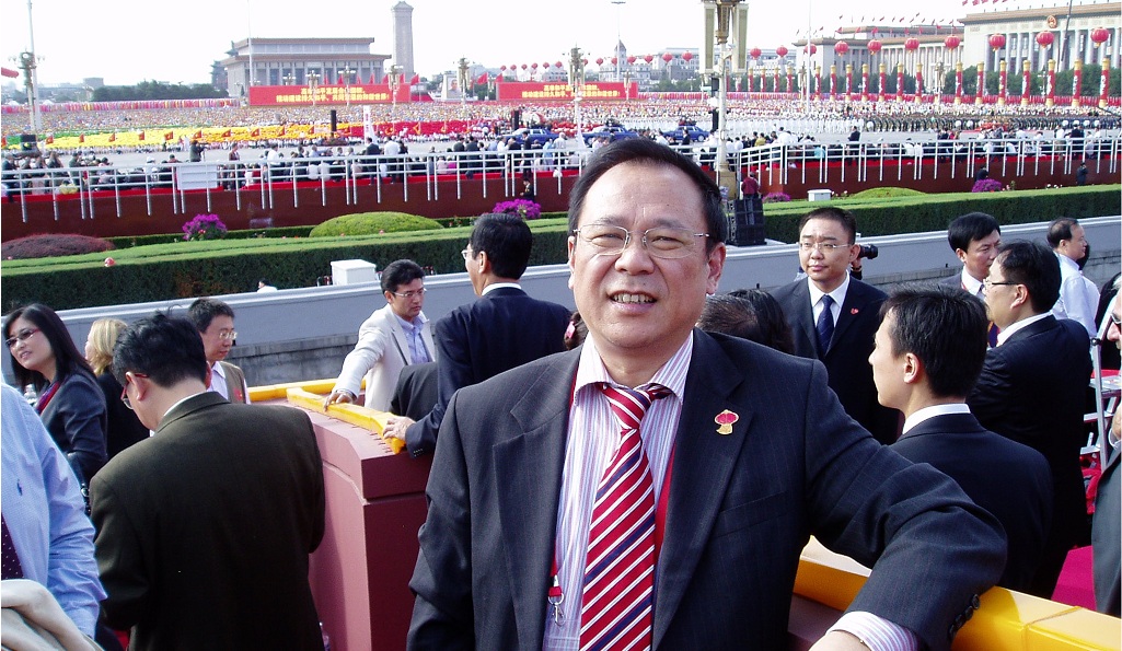 周克明博士应邀出席国庆60周年阅兵观礼